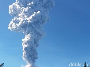 3 Kecamatan di Kabupaten Magelang Alami Hujan Abu Erupsi Merapi