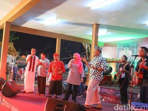 Ke Pasar Tjap Toenjoengan, Khofifah Beberkan Program Kesejahteraan