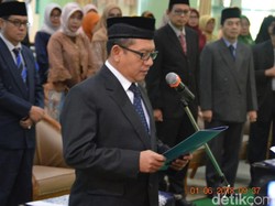 Fathul Wahid Dilantik Sebagai Rektor UII Periode 2018-2022