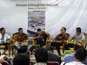 Peluncuran Buku Melawan Konspirasi Global di Teluk Jakarta