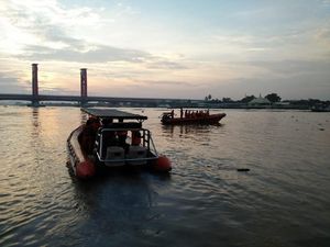 23 Pemudik Korban Speedboat Tenggelam di Sumsel Ditemukan Selamat 23 Pemudik Korban Speedboat Tenggelam di Sumsel Ditemukan Selamat