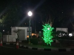 DKI Beli Pohon Imitasi Rp 8 Juta, Ini Harga di Toko Online