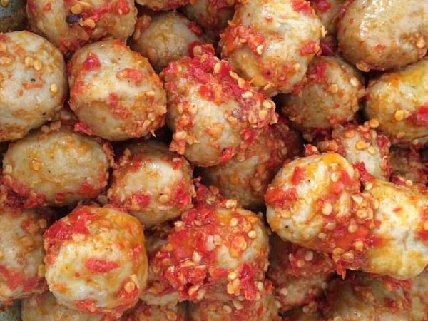 Siapa Berani? Buka Puasa dengan Pentol Super Duper Puedas Ini?