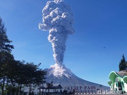 Erupsi Gunung Merapi Terekam dari Luar Angkasa