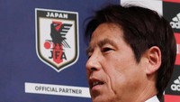 Mantan pelatih timnas Jepang Akira Nishino juga disebut tertarik melamar untuk jadi pelatih baru timnas Vietnam. Di Asia Tenggara, ia pernah melatih Thailand pada 2019-2021. Foto: Toru Hanai/REUTERS