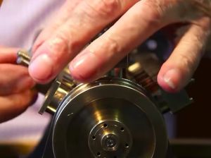 Mau Tahu Cara Kerja Mesin W12, Cek Versi Mini-nya