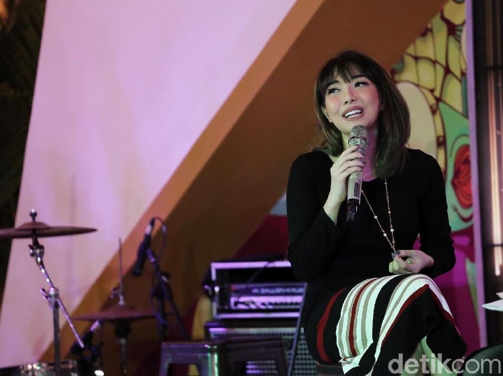Gugat Cerai, Gisel: Kayak Fatime ya, Janda Muda! Gugat Cerai, Gisel: Kayak Fatime ya, Janda Muda!