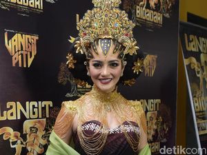 Penampilan Menawan Ririn Ekawati dan Sarwendah