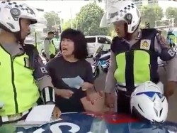 Video Emak-emak Ngamuk saat Ditilang Polantas Bogor