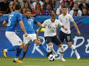 Prancis Kalahkan Italia 3-1