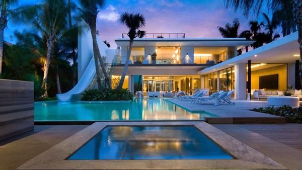 Bagaimana Jadinya Kalau Pantai Dibawa Masuk ke Dalam Rumah?