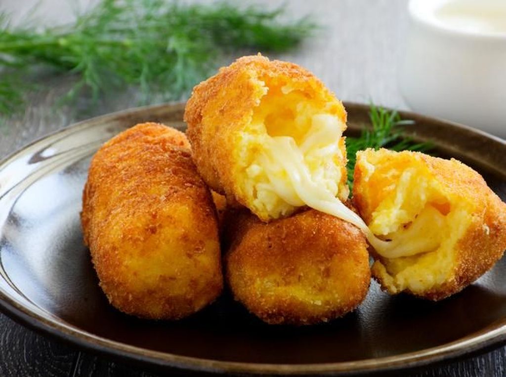 Resep Kroket Kentang Isi Keju, Daging, dan Sayuran yang Enak Resep Kroket Kentang Isi Keju, Daging, dan Sayuran yang Enak