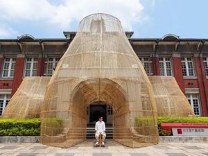 Wow! Ada Perangkap Ikan Segede Rumah