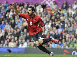 Salah saat itu masih berusia 20 tahun dan sudah jadi andalan Mesir menyusul performa okenya bersama FC Basel kala itu. Salah mencetak tiga gol di fase grup dan lolos sebagai runner-up di bawah Brasil. (Getty Images)