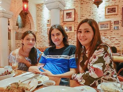Sweet! Ini Momen Makan El Rumi Bersama Maia Estianty dan Marsha Aruan