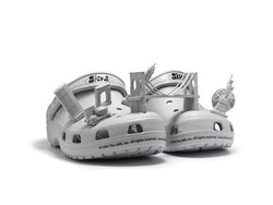 Viral Pria Dicurigai Polisi, Pakai Sepatu Crocs Tapi Jam Tangan Michael Kors