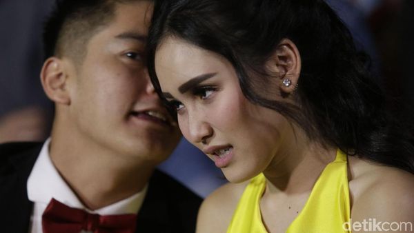 Pemain Dimsum Martabak dari Tyas Mirasih hingga Ayu Ting Ting