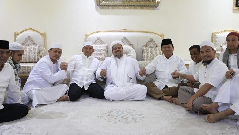 Akhirnya! Prabowo-Amien Rais Bertemu Habib Rizieq di Mekah