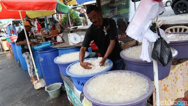 Penjualan Kolang Kaling Meningkat di Bulan Ramadan