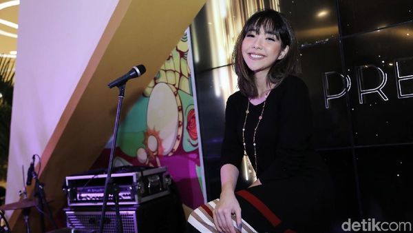 Gisel yang Makin Manis Saja