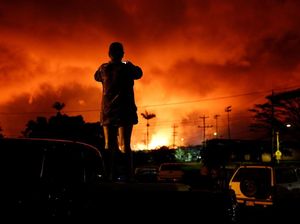 Letusan Gunung Kilauea Jadi Tontonan