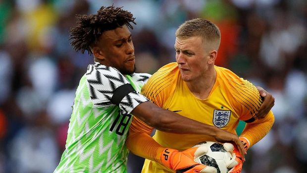 Jordan Pickford saat bermain lawan Nigeria.