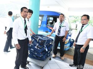 Simulasi Petugas Haji: Tangani Driver Minta Tips hingga Koper Hilang