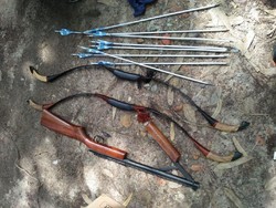 Penampakan Barang Bukti yang Disita di UNRI: Bom TATP hingga Panah