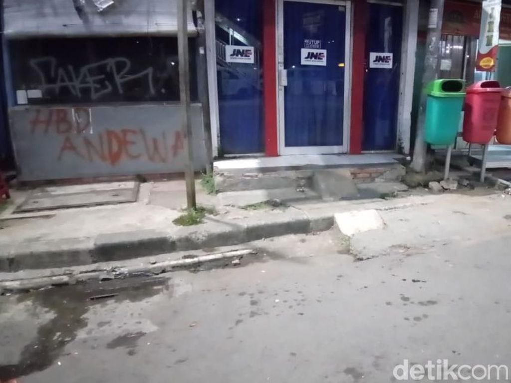 Cerita Saksi soal Penyiraman Air Keras saat SOTR di Jatinegara Cerita Saksi soal Penyiraman Air Keras saat SOTR di Jatinegara