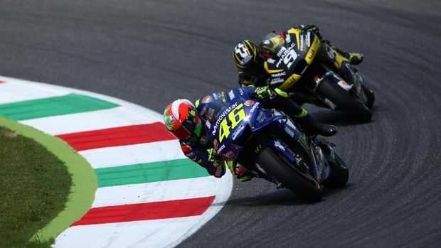 Danilo Petrucci sempat berduel dengan Valentino Rossi untuk perebutan posisi ketiga di MotoGP Italia.