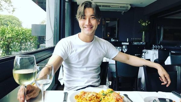 Yuk, Intip 10 Keseruan Penyanyi Choi Siwon Kalau Lagi Makan