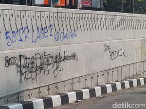 Warning Polisi hingga Sandi untuk Pelaku Vandalisme di Mampang Warning Polisi hingga Sandi untuk Pelaku Vandalisme di Mampang