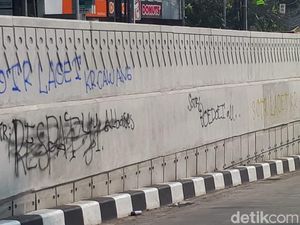 Underpass Mampang Dicorat-coret, Walkot Jaksel Imbau SOTR di Masjid Underpass Mampang Dicorat-coret, Walkot Jaksel Imbau SOTR di Masjid