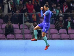 Sulit dipercaya Belanda yang finis ketiga di Piala Dunia empat tahun lalu gagal lolos ke putaran final dua turnamen besar berturut-turut. Virgil van Dijk akan memainkan peran penting untuk mengembalikan Oranje ke jalur kemenangan, dia bahkan sudah diserahi ban kapten. Tapi setidaknya Van Dijk sudah bermain di final Liga Champions bersama Liverpool. (Foto: Fabrice Coffrini/AFP Photo)
