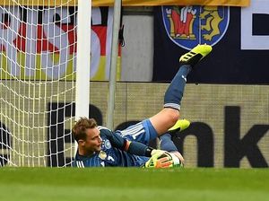 Comeback, Neuer Bikin Lima Penyelamatan Comeback, Neuer Bikin Lima Penyelamatan