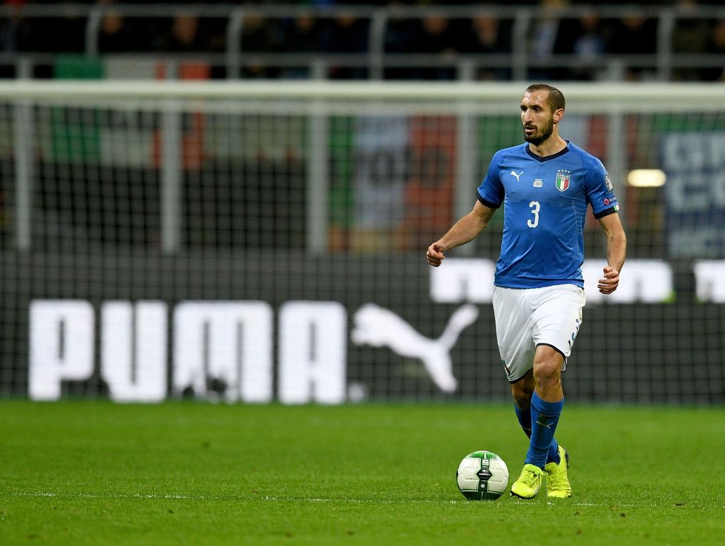 MILAN, ITALY - NOVEMBER 13:  Giorgio Chiellini of Italy #3 in action during the FIFA 2018 World Cup Qualifier Play-Off: Second Leg between Italy and Sweden at San Siro Stadium on November 13, 2017 in Milan, Italy.  (Photo by Claudio Villa/Getty Images)