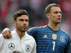 Neuer tampil sebagai starter pada laga persahabatan melawan Austria di Woertherseestadion, Klagenfurt, Austria, Minggu (3/6/2018) dinihari WIB. Dia menjadi kapten Jerman. Foto: Lisi Niesner/Reuters