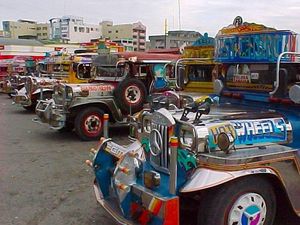 Sopir Angkot Ganti Gigi Mobil Pakai Kaki