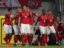 Austria menyamakan kedudukan menjadi 1-1 melalui gol Martin Hinteregger pada menit ke-53. Foto: Lisi Niesner/Reuters