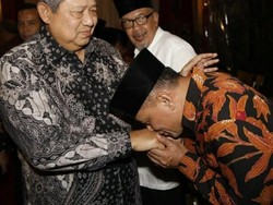 Gatot Nurmantyo Cium Tangan SBY, Ini Tafsir Politik Demokrat