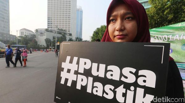 Walhi Ajak Puasa Plastik