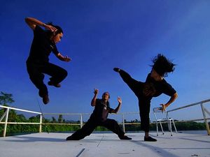 Iko Uwais Merinding Lihat Aksi Cecep dan Yayan Ruhian di John Wick Iko Uwais Merinding Lihat Aksi Cecep dan Yayan Ruhian di John Wick