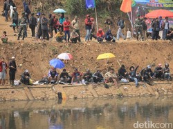 Geger, Mayat Laki-laki Terkail Pancingan Warga di Sungai Citarum