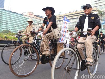 Gowes Jadul  di Hari Bersepeda Internasional