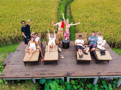 Kakak Tiri Kendall Jenner Menikah di Sumba