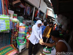 Blusukan di Pasar Mojokerto, Khofifah Digadang Jadi Gubernur Jatim
