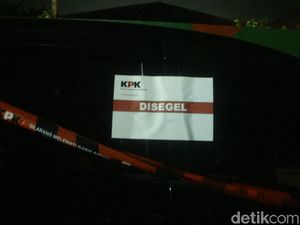 Penampakan Mobil Disegel KPK Pasca Bupati Purbalingga Ditangkap Penampakan Mobil Disegel KPK Pasca Bupati Purbalingga Ditangkap