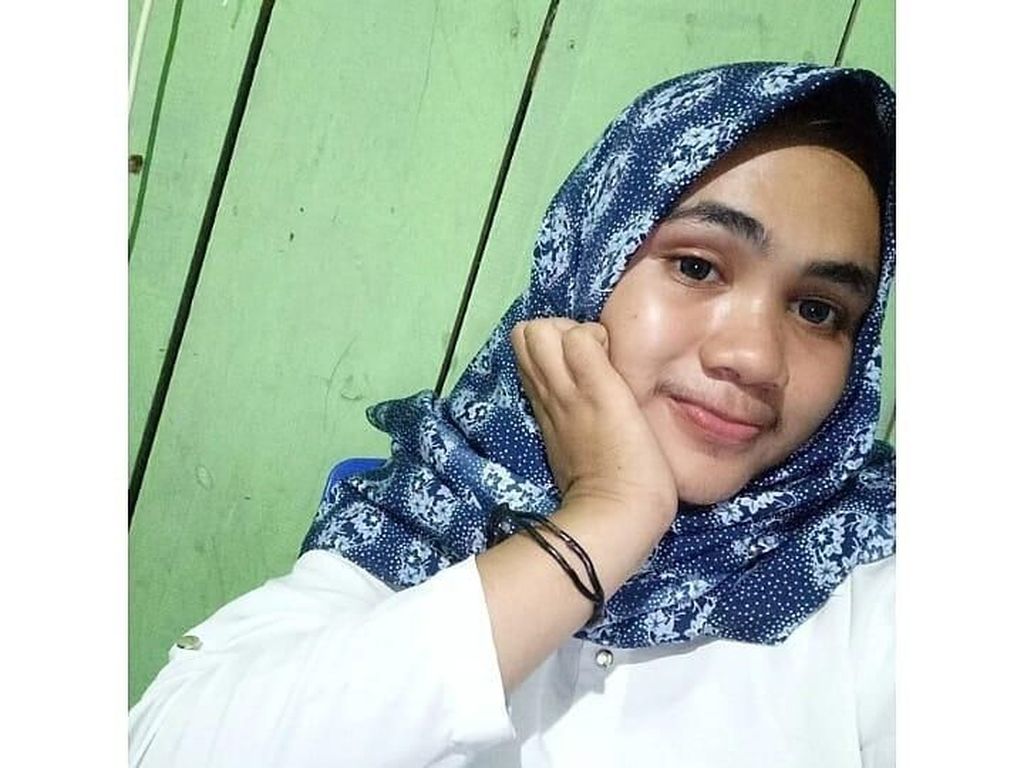 Remaja Cantik dari Maluku Ini Viral Karena Berkumis Remaja Cantik dari Maluku Ini Viral Karena Berkumis