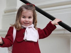 Begini Ramahnya Putri Charlotte Saat Bertemu Tamu