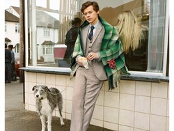 Fantastis, Ini Penghasilan Harry Styles Sebagai Bintang Iklan Gucci